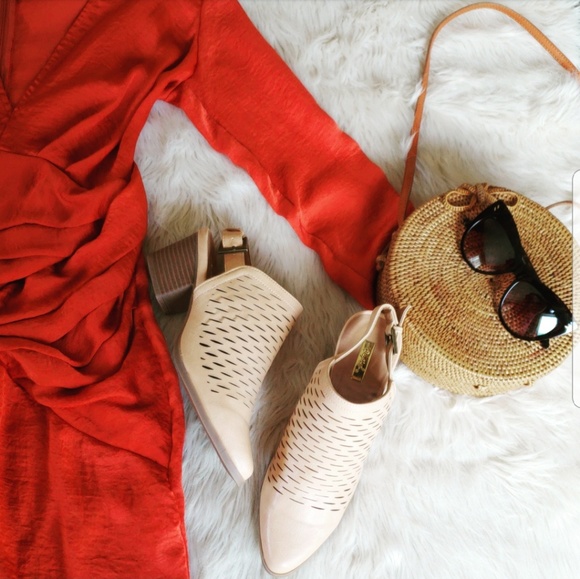 🆕️//The Charlie// Distressed cutout bootie - Picture 5 of 8